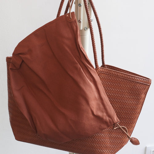 BOLSO SHOPPER TRENZADO MARRÓN