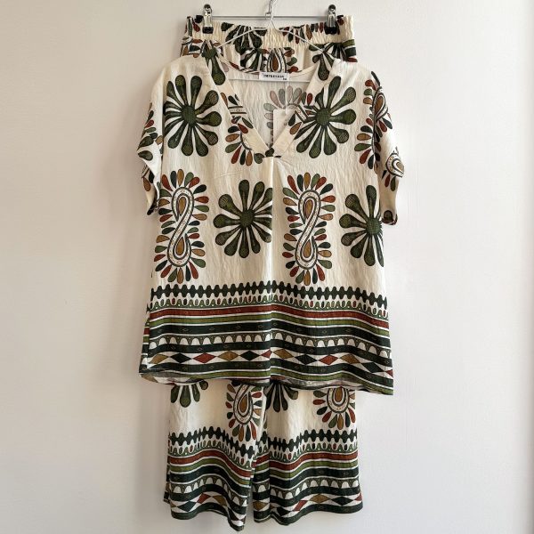 CONJUNTO FLORAL VERDE